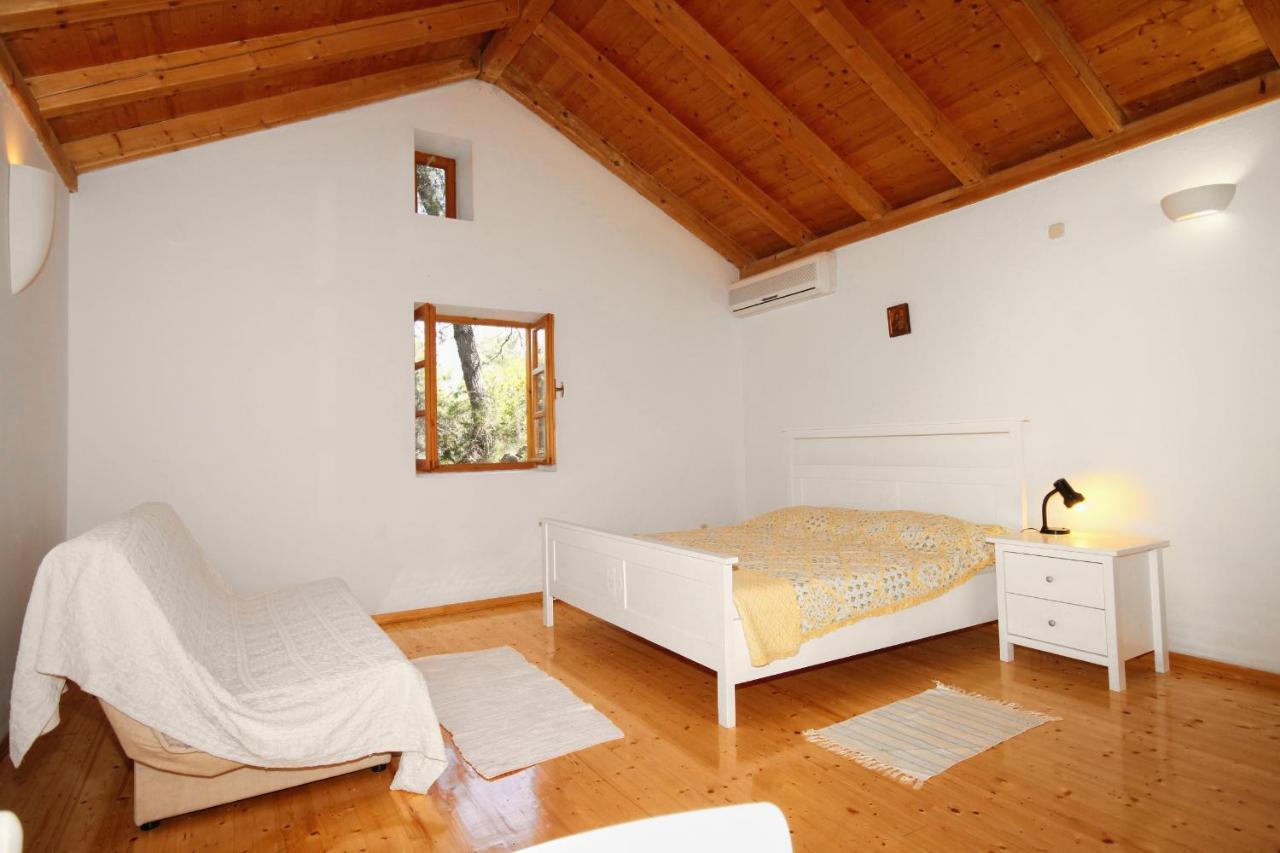 Seaside House Cove Grebisce, Hvar - 3375 Holiday home *